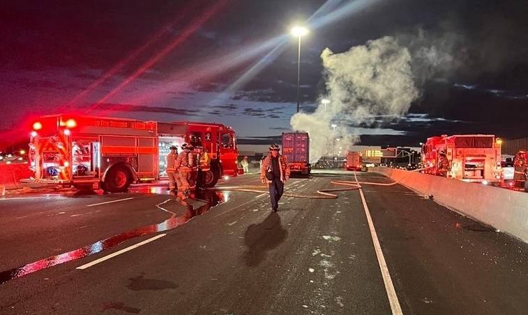 The fast lane of Toronto's 401 Freeway is closed following a fiery ...